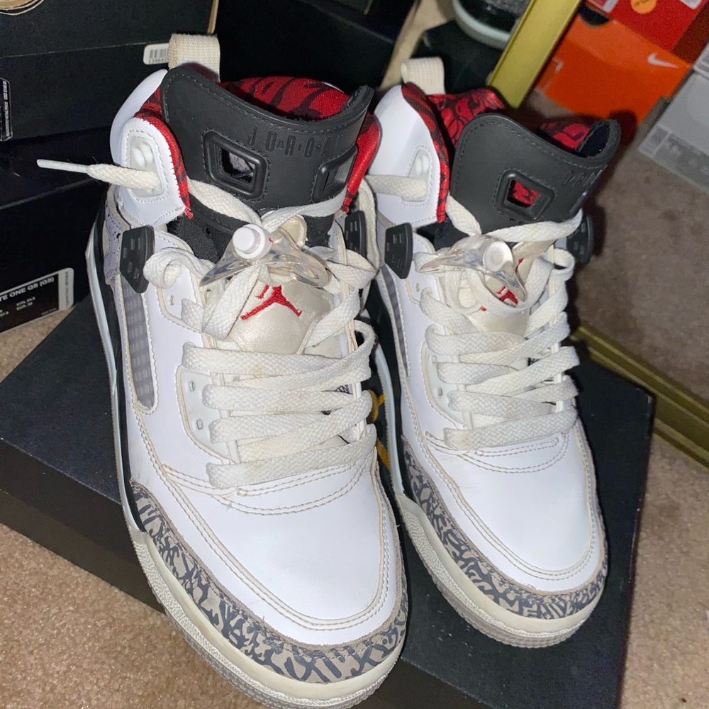 Jordan 6 - Picture 2 of 8